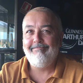 Profesor Oscar Martínez Pérez